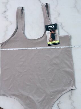 Maidenform Seamless Smoothing Bodysuit  Beige Size 2XL